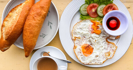 fried eggs with bacon