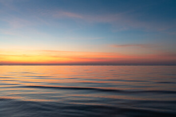 Fototapeta na wymiar beautiful sky at sea in twilight