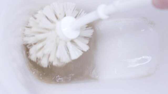 Cleaning plaque on the toilet