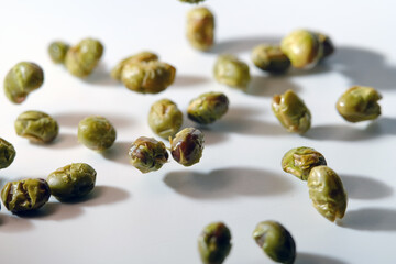 Crispy Baked Edamame or sackable roasted soybeans