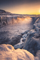 Selfoss in inverno completamente ghiacciata. Questa è la cascata che precede la famosissima Dettifoss in Islanda.