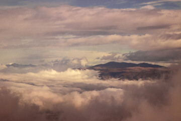 Berge über den Wolken in Nordmazedonien