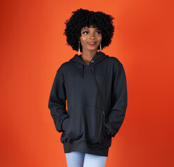 Fototapeta na wymiar A lady on afro, wearing a black hoodie