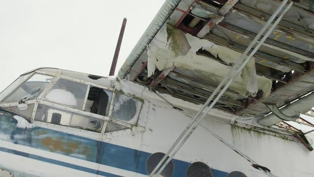 Cabin and fuselage of an old abandoned Soviet-made AN-2 aircraft. Cladding, body, frame need restoration.