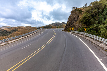 Naklejka premium beautiful mountain asphalt road in nature