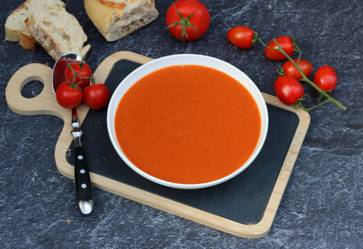 Rahmsuppe Bilder – Durchsuchen 12,131 Archivfotos, Vektorgrafiken und ...