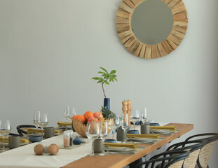 Glasses, vases and accessories for the kitchen and dining table.