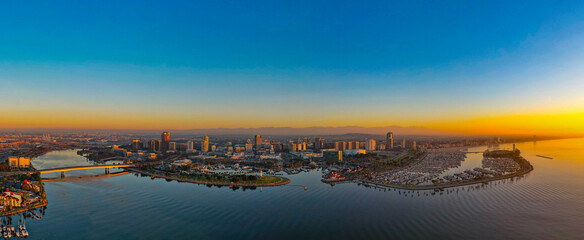Long Beach Skyline at sunrise, November 2022 - obrazy, fototapety, plakaty