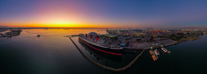 Queen Mary at Sunrise 4, Long Beach, CA November 2022 - obrazy, fototapety, plakaty