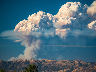 Pyrocumulonimbus clouds form during wildfire in California