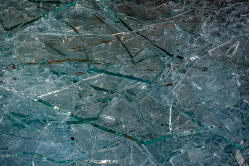 Bruch und Flachglasscheiben im Wertstoff Container