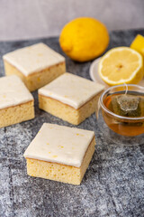 mini lemon cakes ready to eat