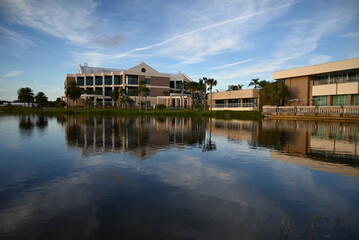 Obraz premium houses on the river