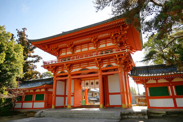 Obraz premium 1月に詣でた京都市北区 今宮神社の楼門