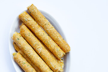 Crispy egg rolls with seaweed