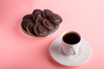 photo chocolate chip cookies with a cup of coffee