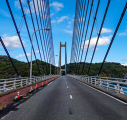 Fototapeta premium 玄界灘を越えて加部島と九州本土を結ぶ呼子大橋（佐賀県唐津市呼子町）
