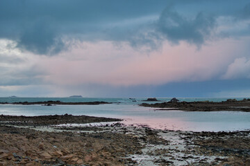 Paysage de mer à Plougrescant en Bretagne - France