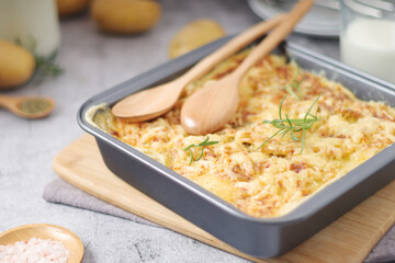 French national potato dish gratin	