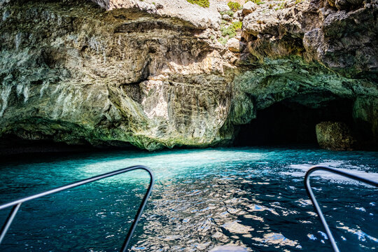 La Grotta del Cammello a Marettimo nelle Egadi