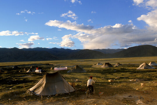 Nomad camp outside of Tingri, Tibet.