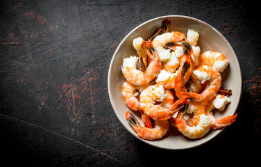 Boiled shrimp in bowl.