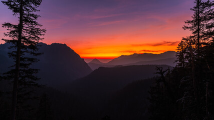 Sunset at Inspiration Point in Mount Rainier National Park in Washington