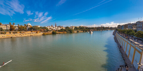 Fototapeta premium Guadalquivir River View, Sevilla, Andalucía, Spain, Europe