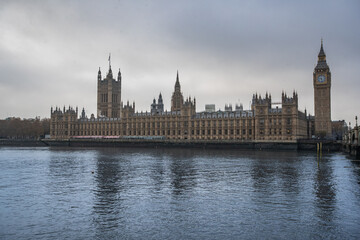 Fototapeta na wymiar Big Ben and parliament building in London
