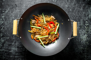 Fragrant Chinese cellophane noodles with vegetables.