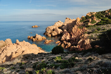 La costa tra Cala Rossa e Cala Tinnari