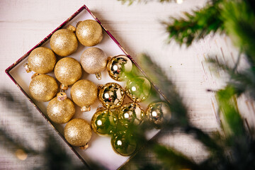 Weihnachtskugeln Gold , Weihnachtsbaumschmuck  Weihnachtsdeko Tannenbaum 
