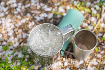 ガスボンベで沸騰したお湯