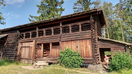 Fototapeta na wymiar maison traditionnelle ancienne suédoise 