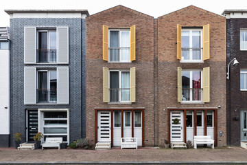 Fototapeta na wymiar Modern terraced houses in the new Vathorst district in Amersfoort.
