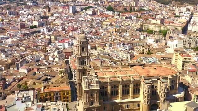 Horizontal Reveal of La Manquita Catedral in Malaga, Spain