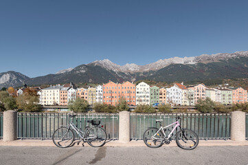 Zwei Räder am Inn in Innsbruck