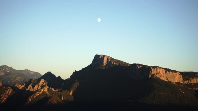 Monata&ntilde;a