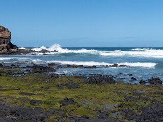 Obraz premium Fuerteventura – Playa des Viejo Reyes nahe der wilden Steilküste La Pared