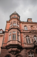 Fototapeta na wymiar old building with windows