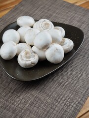 신선한 유기농 양송이 버섯