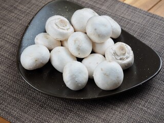 신선한 유기농 양송이 버섯