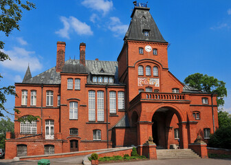 Fototapeta na wymiar Palace in Kobylniki, Kuyavian-Pomeranian Voivodeship, Poland.