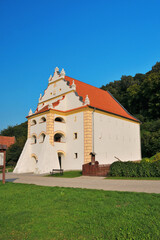 Fototapeta na wymiar Old granary in Kazimierz Dolny, Lublin Voivodeship, Poland.