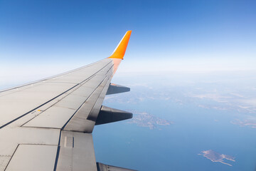 Obraz premium wing of airplane