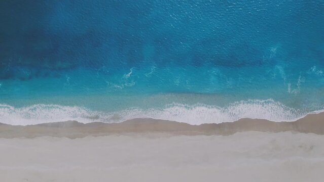青い海と砂浜の風景　高知市桂浜上空から　ドローン空撮