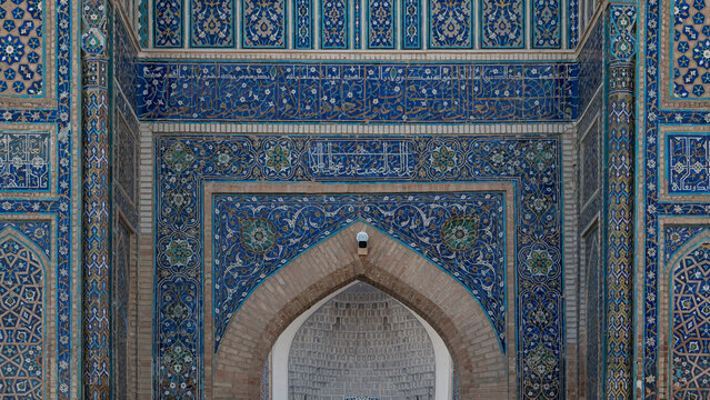 Blue uzbek muslim mosque in samarkand, wall painting