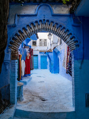 Walking through the streets of Chefchaouen (Morocco)