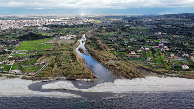 The Petrace river, which flows into the gulf of Gioia Tauro