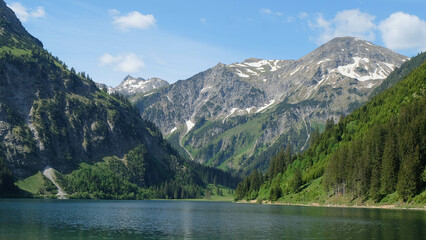 Fototapeta premium Vilsalpsee in Östereich im Sommer